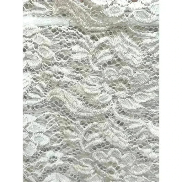 Buckle Black Women's Sleeveless Turtleneck - Medium - Cream Lace - Y2K Style - Picture 8 of 8